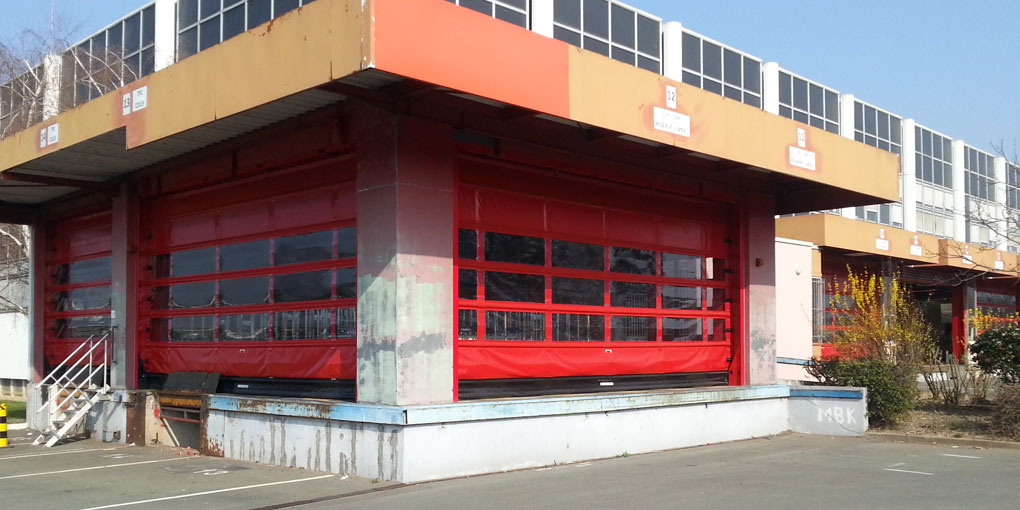 The new high-speed flexible folding doors by Nergeco at the Postal Sorting Centre