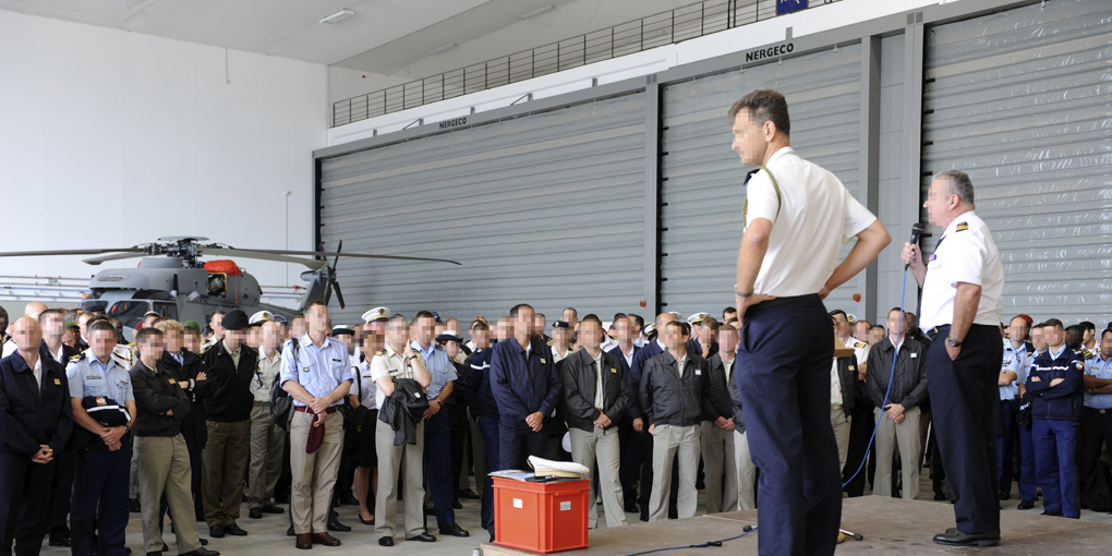 Isophonic high-speed door on a helicopter maintenance workshop