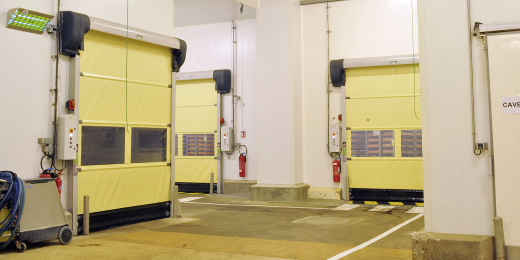 Nergeco's food processes high speed in a ripening room: high salinity and humidity, ideal environment for showing the superiority of multi-composites over stainless steel. Fast acting doors more resistent to corrosion than stainless steel