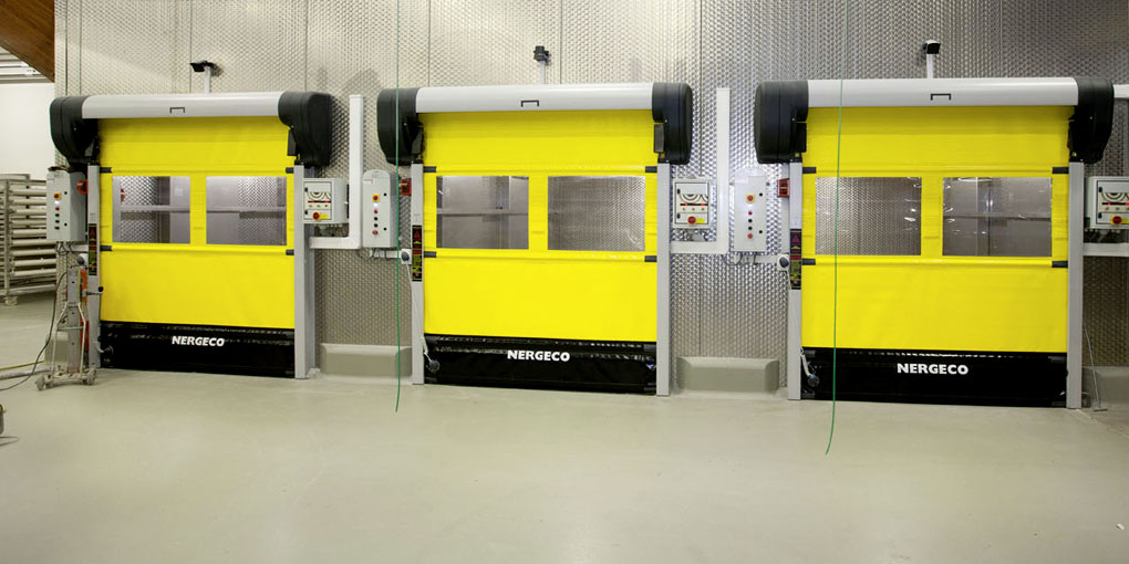 The fine, light and hard-wearing frame of the Nergeco multi-composites is perfectly suited to the walls of food processing rooms. Here, processing facilities in Belgium. Fast action doors more resistant to corrosion than stainless steel