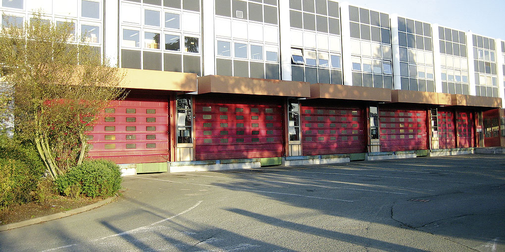 Portes automatiques du centre de tri La Poste d'Angers en 2007